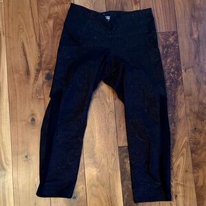 Black Patterned Capri Leggings